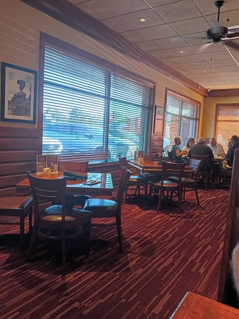 Jakers Bar & Grill