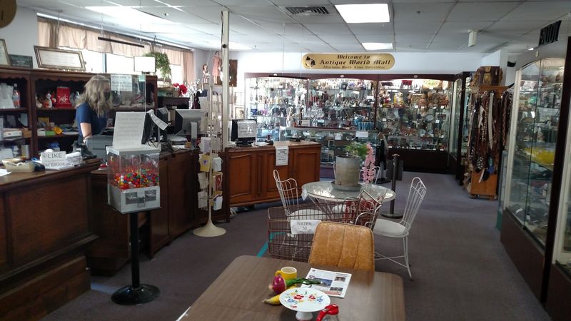10 Enormous Antique Stores In Idaho Where Treasure Hunters Can Pack A Trunk For Under $38 - Decor Hint Antique World Mall & The Annex
