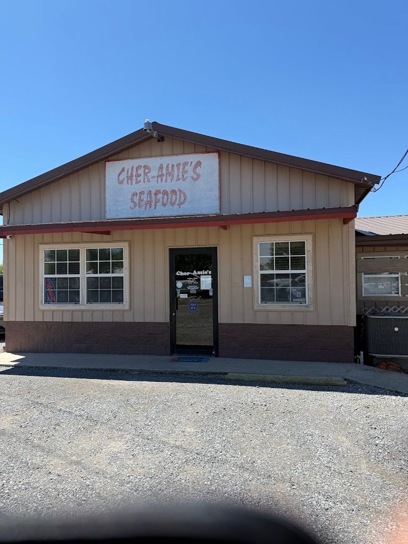 13 Louisiana Seafood Shacks Worth The Drive This Summer - Decor Hint Cher Amie's Seafood Restaurant, Cut Off