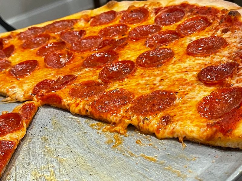 11 Small Restaurants In Old Saybrook, Connecticut Locals Hope Tourists Never Discover - Decor Hint Saybrook Pizza & Restaurant
