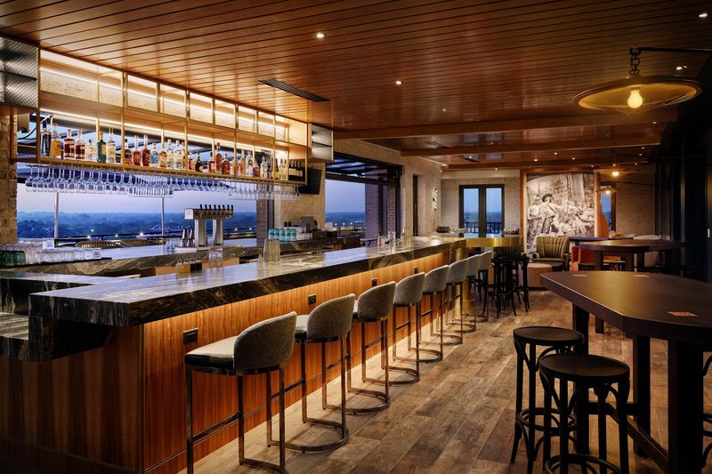 The Complete Guide To Georgia's 15 Most Scenic Restaurants Worth Visiting This July - Decor Hint The Waving Girl Rooftop