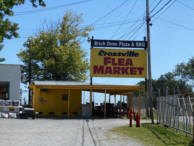9 Massive Flea Markets In Tennessee Where $40 Fills Your Entire Car With Treasures - Decor Hint Crossville Flea Market, Crossville