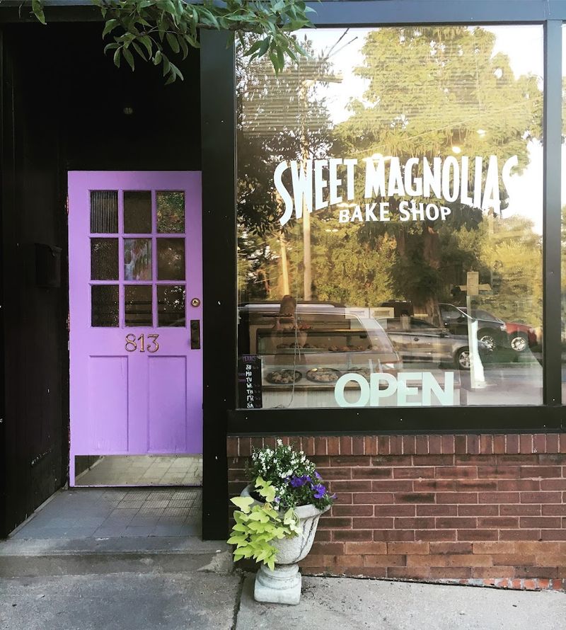 Nebraska Bakeries Serving Caramel Rolls That Make Breakfast Feel Like A Special Occasion - Decor Hint Sweet Magnolias Bake Shop, Omaha
