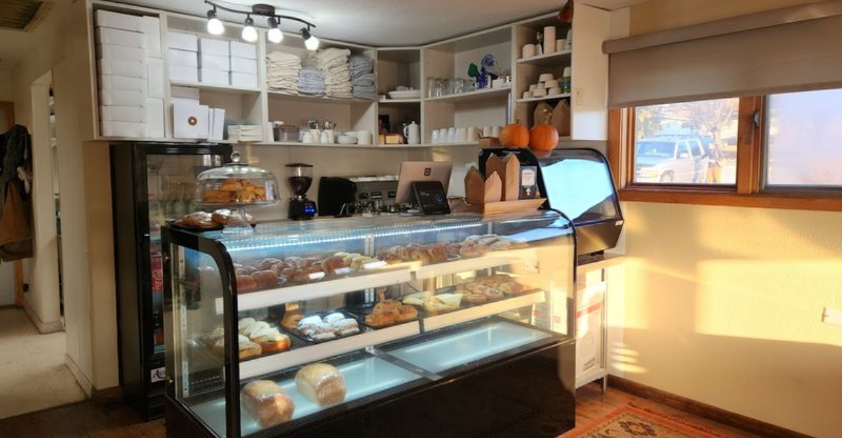 Nebraska Bakeries Serving Caramel Rolls That Make Breakfast Feel Like A Special Occasion - Decor Hint