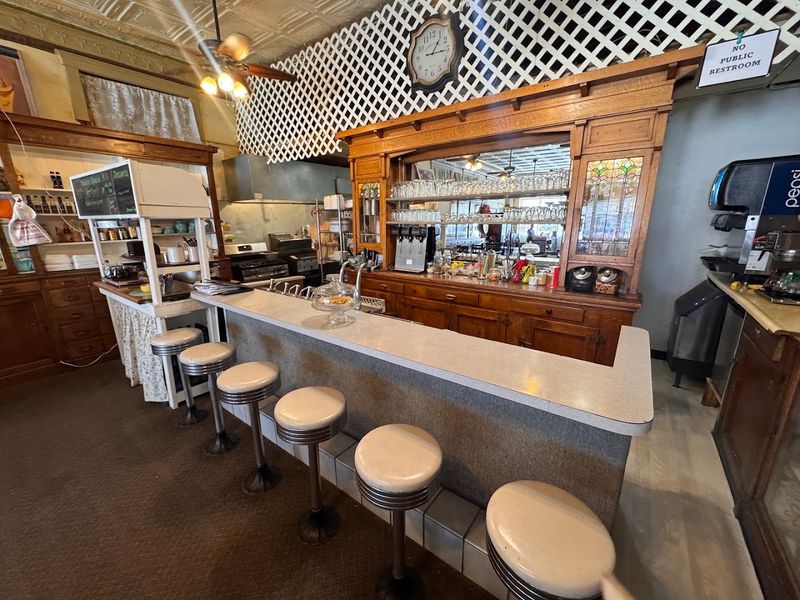 Nebraska's Funky Retro Village Is Made For A Slow Downtown Stroll - Decor Hint Step Inside An Old-Fashioned Soda Fountain