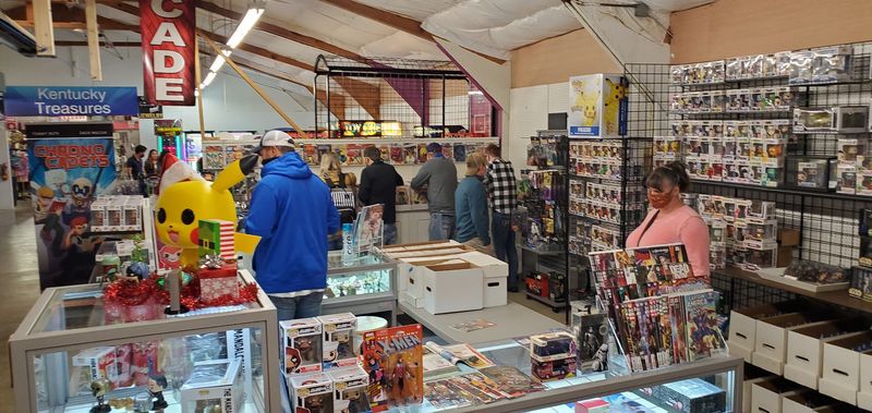 This Enormous Flea Market In Kentucky Is Where Your Bargain-Hunting Fantasies Come Alive - Decor Hint Handmade And Local Vendor Treasures