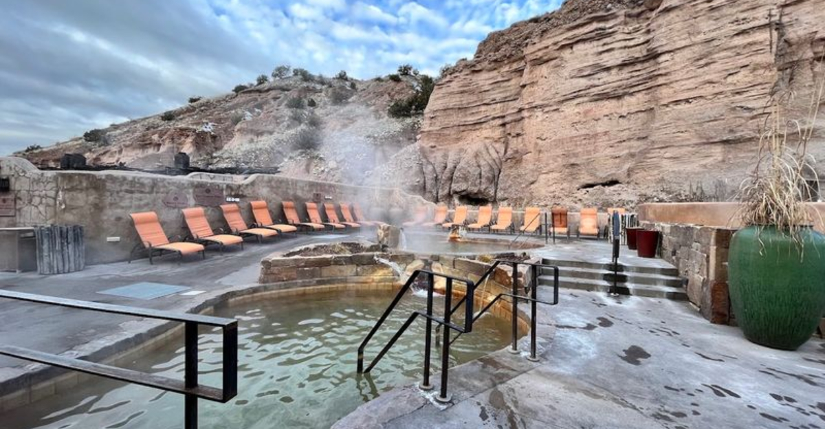 New Mexico Hides A Hot Spring Native Tribes Used For Nearly 3000 Years - Decor Hint