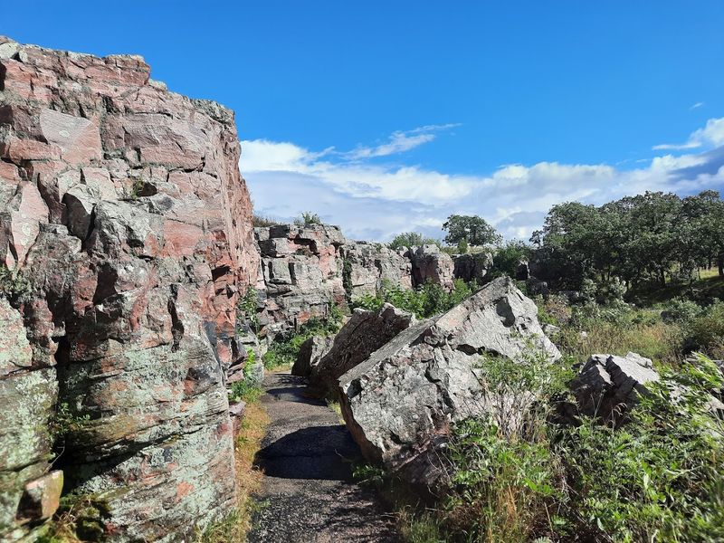8 Beautiful Places Across Minnesota Filled With History And Culture - Decor Hint Pipestone National Monument