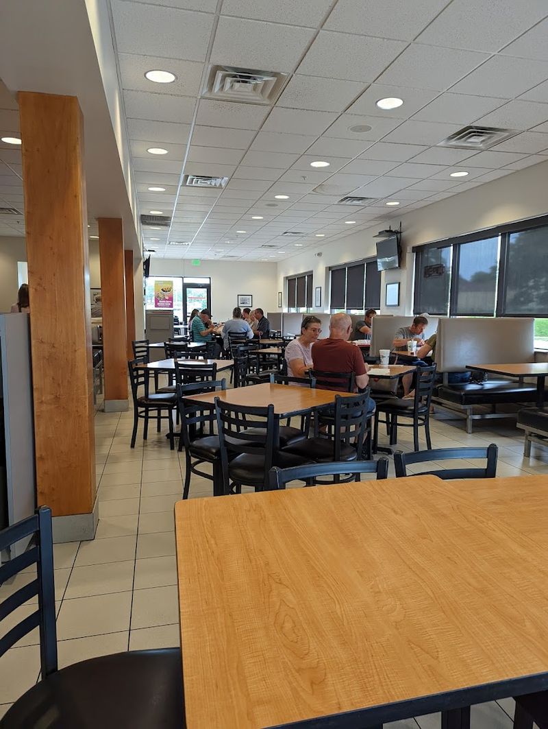 Nebraska Hides 10 Secret Hot Dog Spots Your Taste Buds Will Thank You For - Decor Hint Don & Millie's, Lincoln