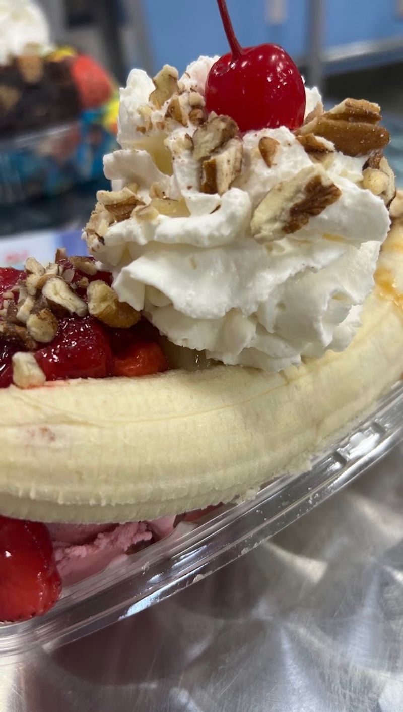 Whipped Creamery, Martinez