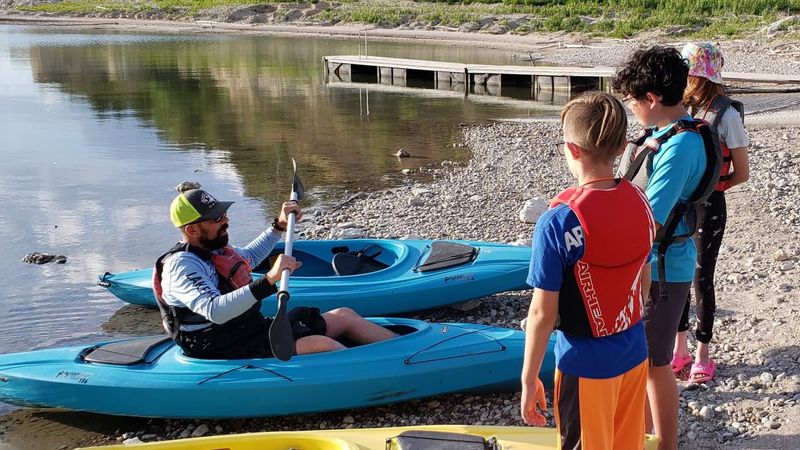10 Easy Kayaking And Canoeing Spots To Explore In Nebraska This Summer - Decor Hint Lake McConaughy