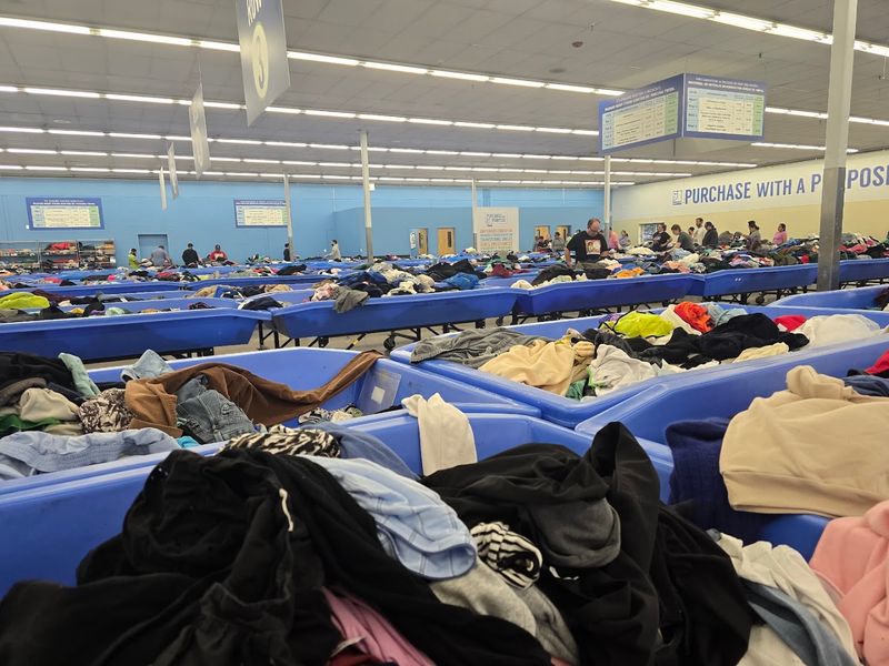 The Enormous Thrift Store In Kentucky Where You Can Stuff Your Trunk For $40 - Decor Hint How The Pound Pricing Works