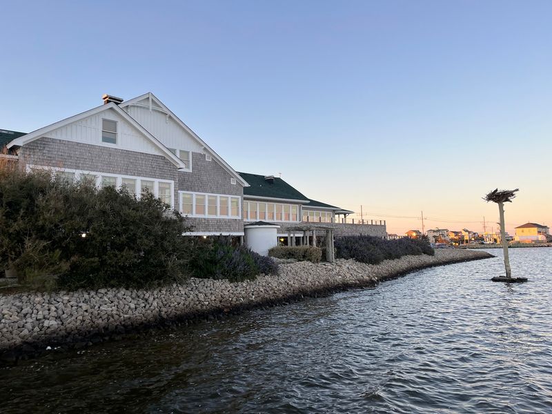 Basnight's Lone Cedar Cafe, Nags Head