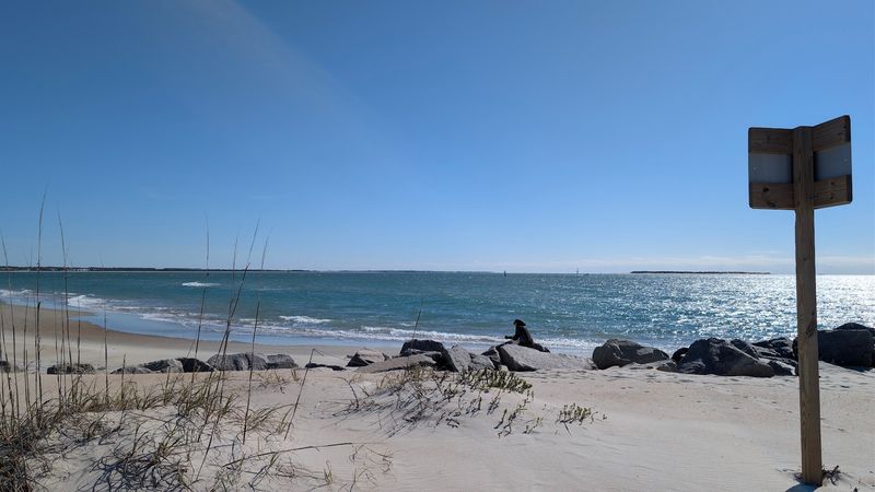12 Free North Carolina Beaches Perfect For Families Who Cannot Get Enough Of The Coast - Decor Hint Fort Macon State Park Beach