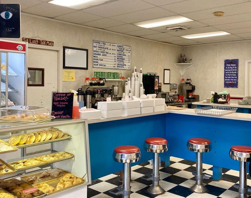 This Tiny Old-School Connecticut Bakery Sells Donuts So Good They Sell Out Daily - Decor Hint Classic Flavors Matter More Than Passing Trends