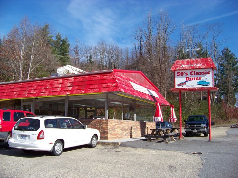 This North Carolina Town Feels Like Saturday Morning Never Left The 1950s - Decor Hint Local Diners Give The Nostalgia Somewhere To Sit