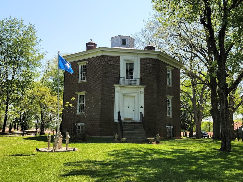 Octagon Hall Museum, Franklin
