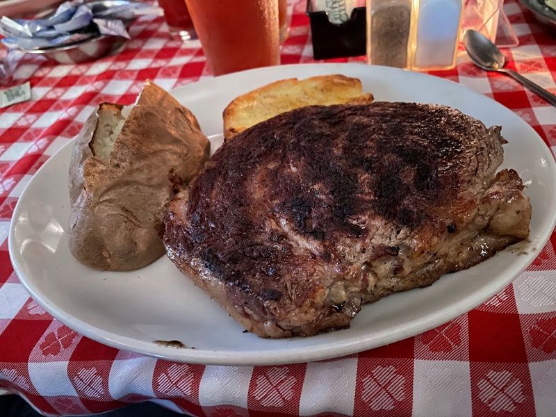 12 North Carolina Steakhouses Where Ribeye Dinners Still Feel Like A Big Deal - Decor Hint The Beefmastor Inn