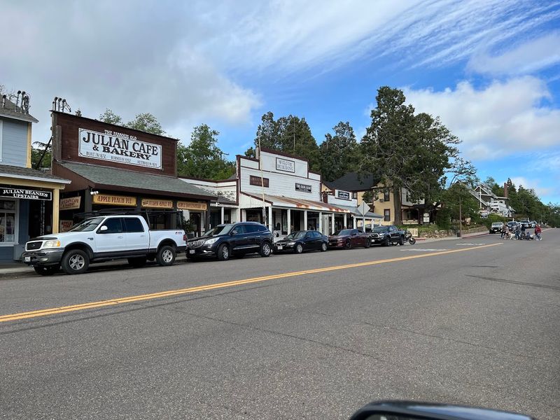Apple Pie Runs The Whole Town's Reputation