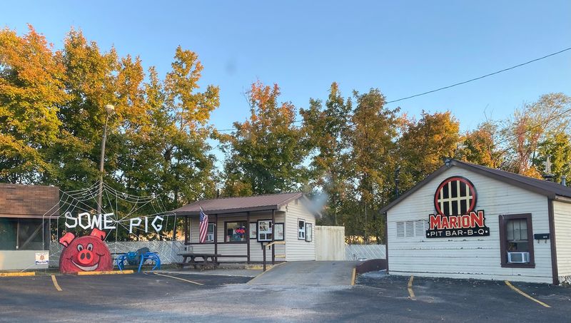 10 Kentucky Restaurants So Remote They Turn The Drive Into Part Of The Journey - Decor Hint Marion Pit Bar-B-Q, Marion