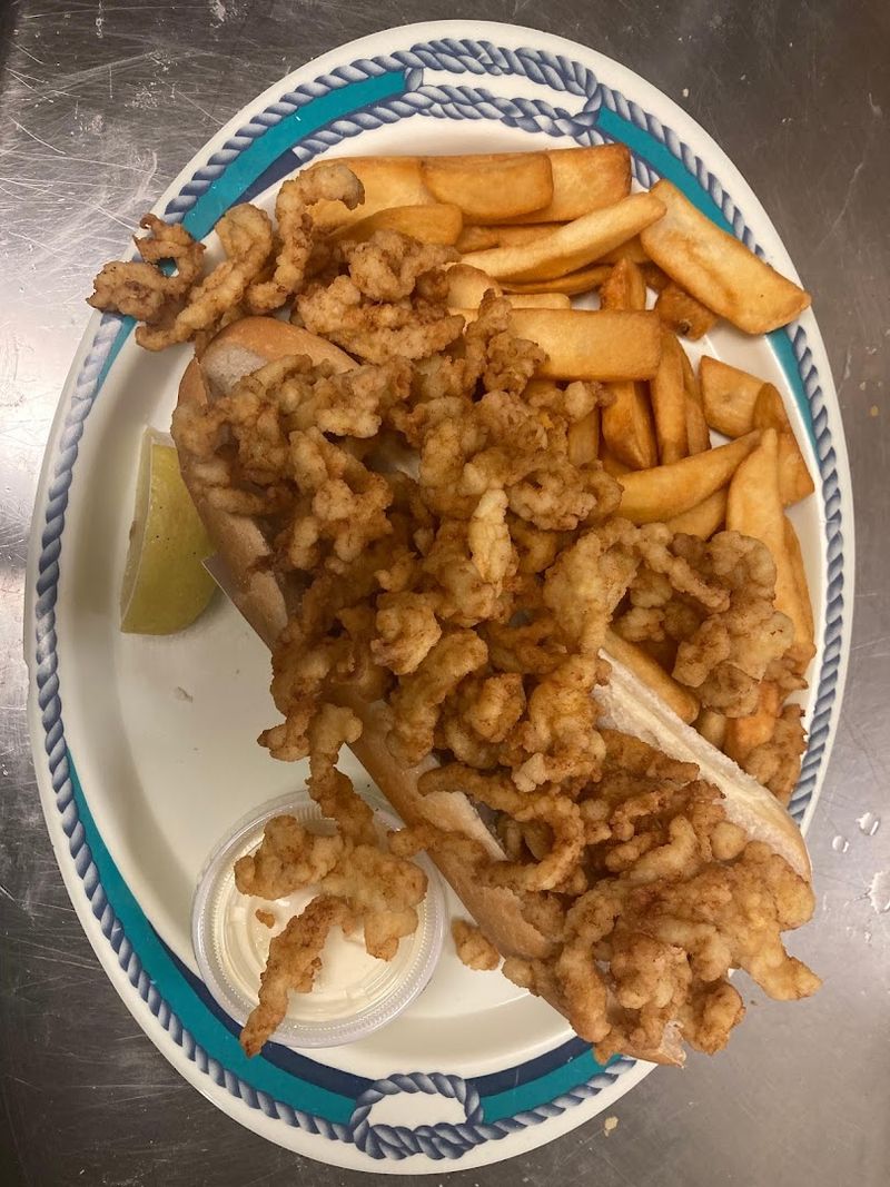 People Drive Across Connecticut To Try The Fried Seafood At This Hidden Restaurant - Decor Hint Fresh Fried Seafood Defines The Menu