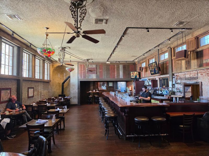 Schoolhouse Restaurant & Tavern, Sanger
