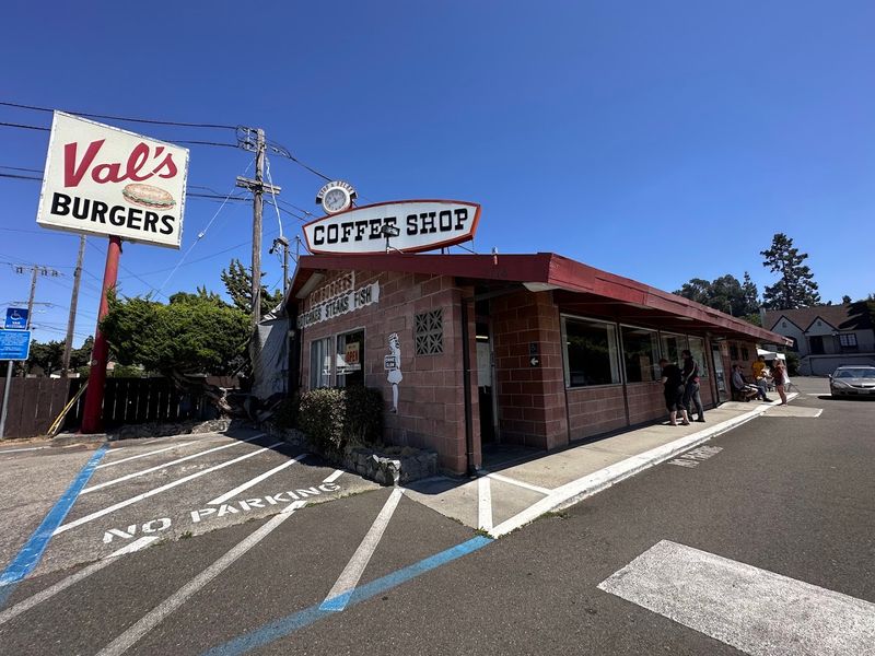 Val's Burgers, Hayward
