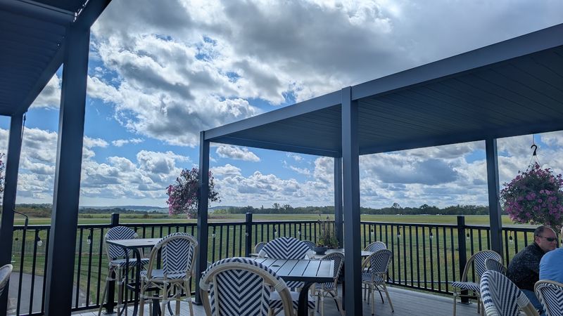 You Can Watch Planes Take Off While Dining At This Connecticut Restaurant - Decor Hint Outdoor Tables Shine On Clear Days