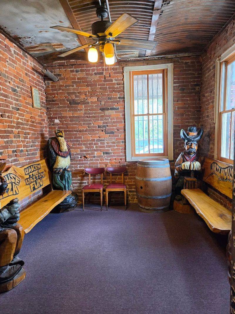 You Can Eat Pizza Inside An Actual Historic Kentucky Jail And Locals Swear It Is Haunted - Decor Hint The Cell Block Dining Experience