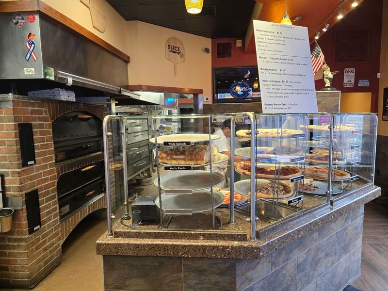 11 North Carolina Pizzerias You Probably Haven't Tried Yet But Should In 2026 - Decor Hint Slice Pizzeria