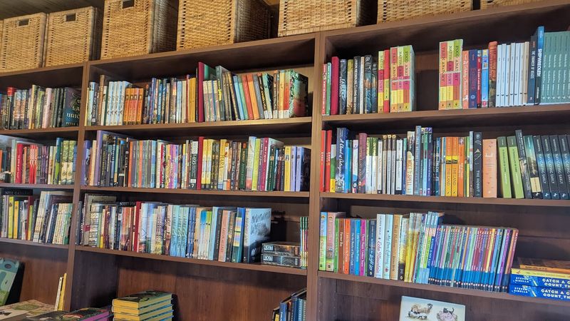 12 Kentucky Bookstores So Charming You'll Forget Your Phone Exists - Decor Hint The Bookstore At The Berry Center
