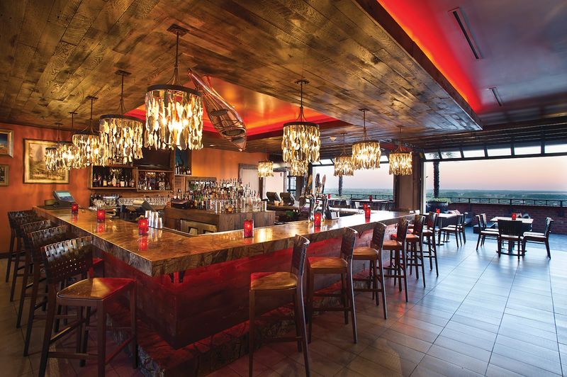 The Complete Guide To Georgia's 15 Most Scenic Restaurants Worth Visiting This July - Decor Hint Rocks On The Roof