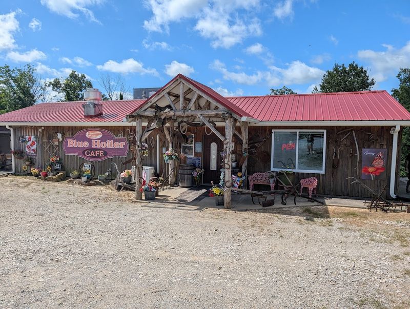10 Kentucky Restaurants So Remote They Turn The Drive Into Part Of The Journey - Decor Hint Blue Holler Cafe, Mammoth Cave