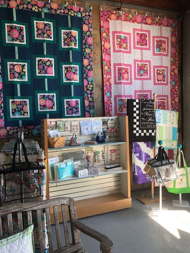This North Carolina Quilt Studio Teaches Beginners How To Turn Intricate Patterns Into Handmade Masterpieces - Decor Hint Choose Colors And Prints That Work Together
