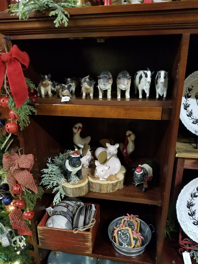 Ornaments And Wreaths Worth Driving For