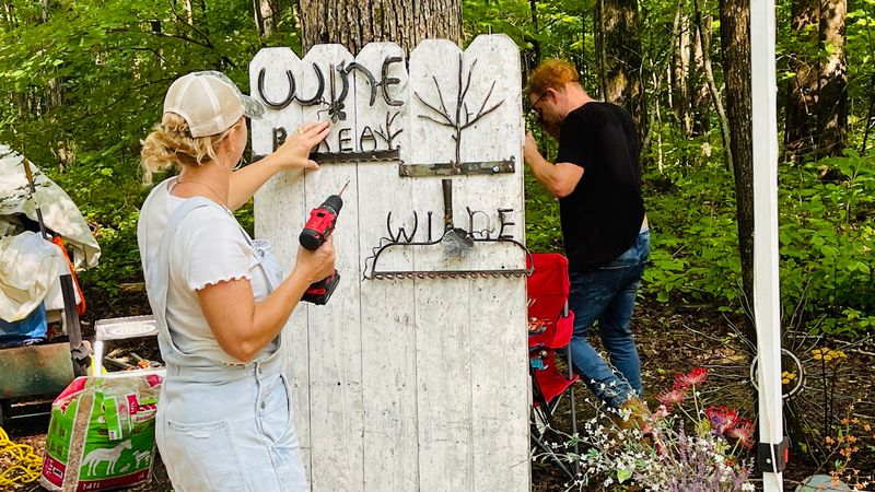 Kentucky's Beloved Mountain Craft Festival Is A Dream Come True For Handmade Treasure Lovers - Decor Hint Woodworking That Borders On Sculpture