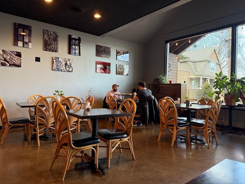 These 9 Vegan Eateries In Washington Are An Essential Must Try - Decor Hint Allie's Vegan Pizzeria & Cafe, Spokane