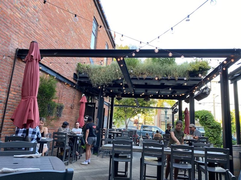 The Fat Pig, Sandpoint