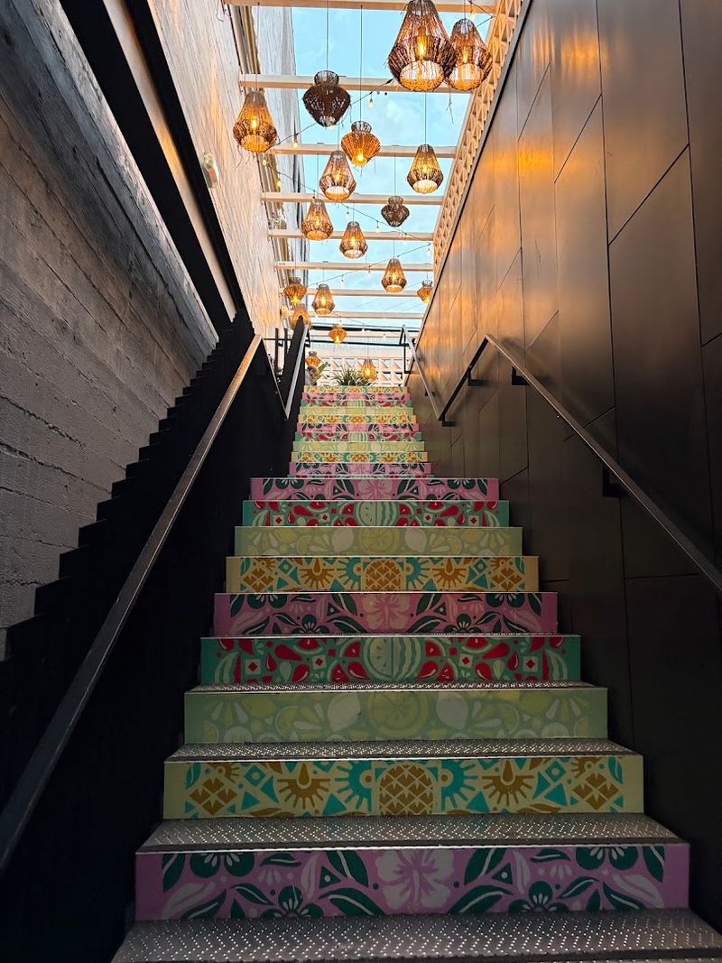 This New California Rooftop Restaurant Pairs Italian-Latin Food With Movies On A 170-Inch Screen - Decor Hint Walk In Without Buying A Movie Ticket Or Making A Reservation