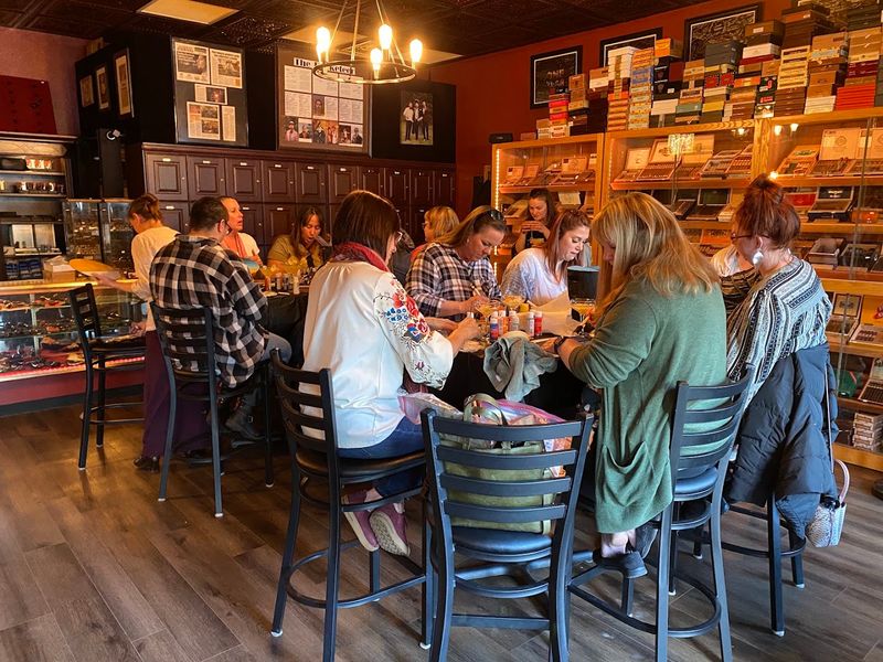 The Racketeer Lounge, Post Falls