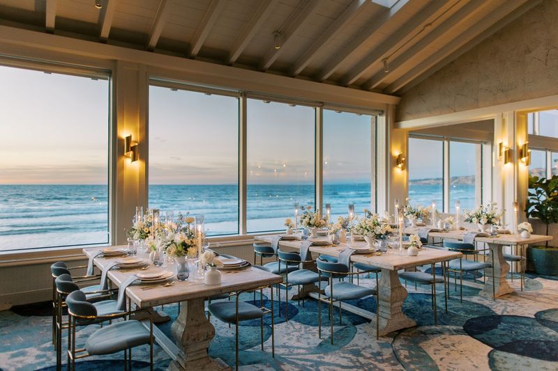 Time Dinner Around A Pacific Ocean Sunset