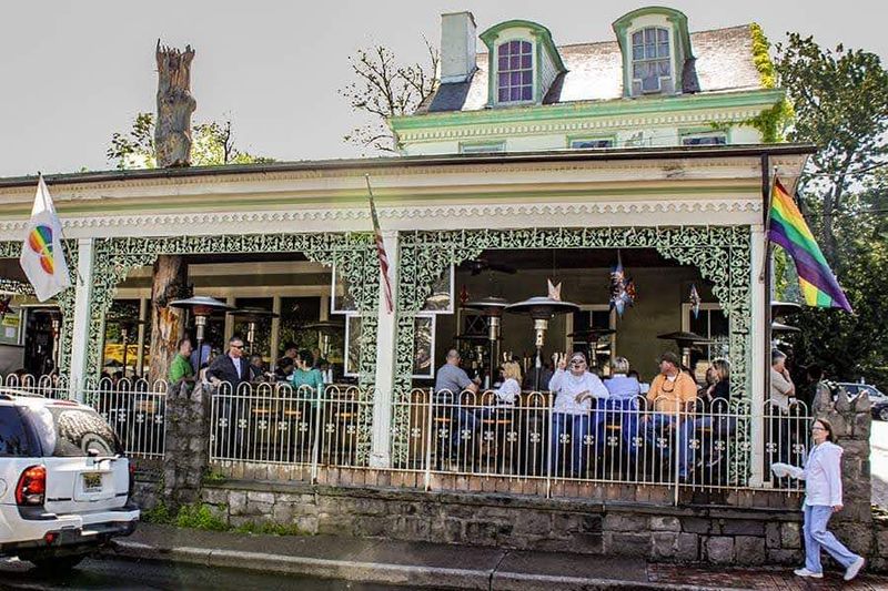Retirees Are Moving To This Charming Small Town In Pennsylvania And It's Easy To See Why - Decor Hint Eclectic Shopping And Diverse Dining