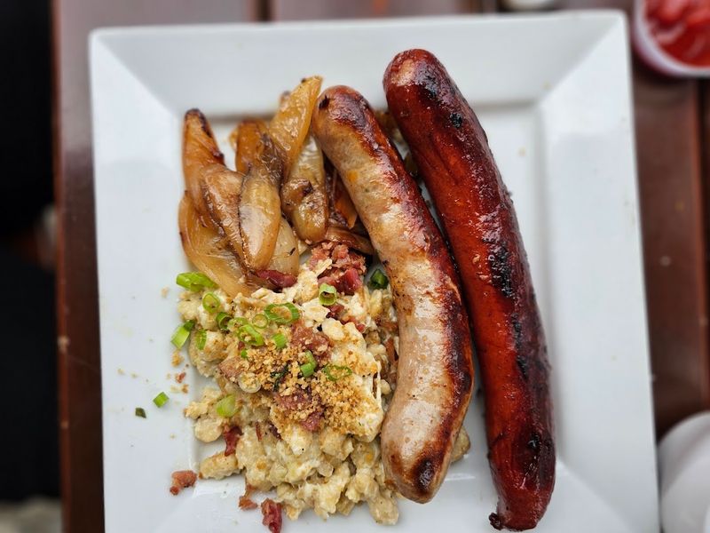 Max Bratwurst Und Bier, Astoria