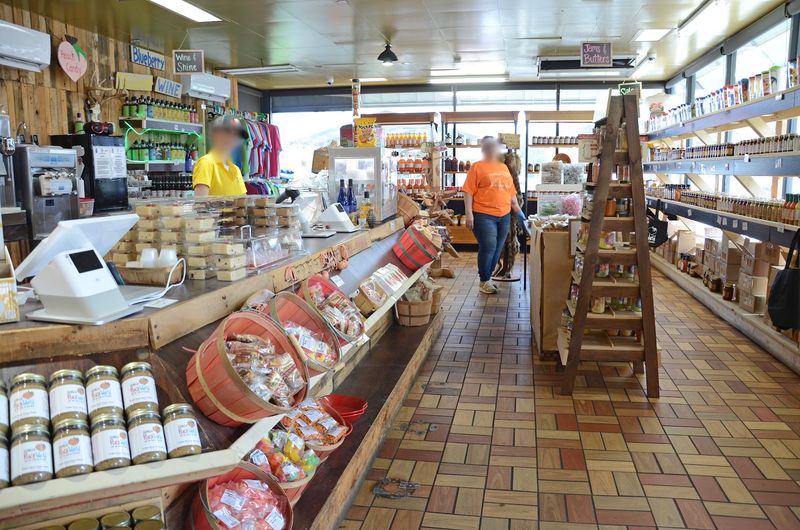 These 11 Georgia Peach Stops Are The Sweetest Reason To Hit The Road - Decor Hint Georgia Peach World, Richmond Hill