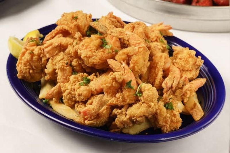 13 Louisiana Seafood Shacks Worth The Drive This Summer - Decor Hint Deanie's Seafood, Metairie