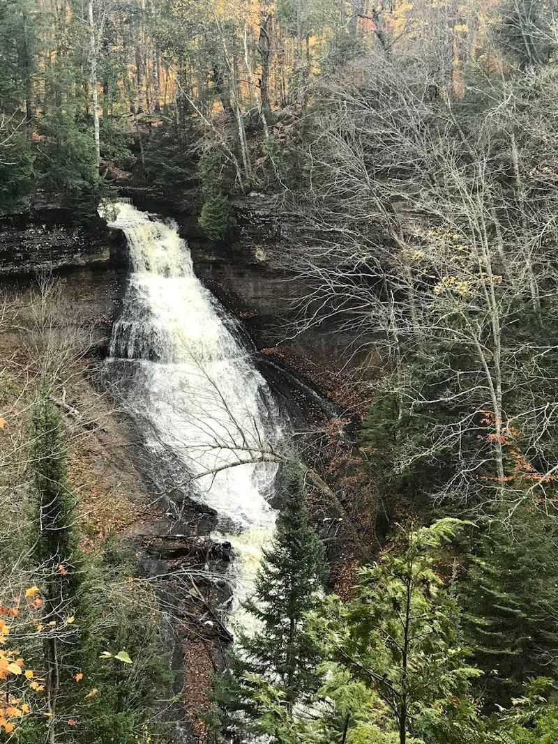 These 13 Waterfalls In Michigan Are So Dreamy And Perfect For A Scenic Adventure - Decor Hint Chapel Falls, Pictured Rocks, Near Munising