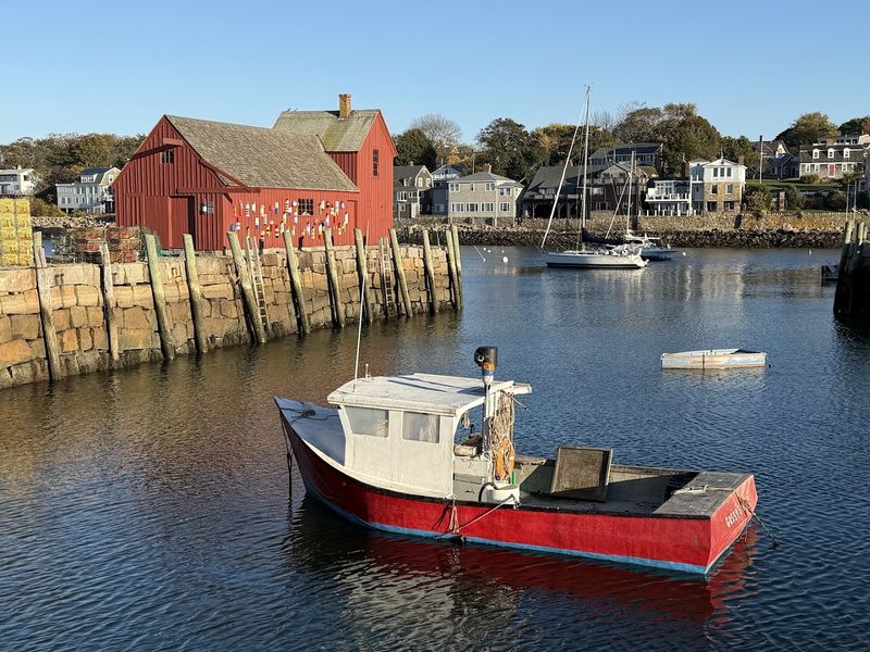 9 Incredible Massachusetts Day Trips That Are Easy On Your Wallet - Decor Hint Bearskin Neck, Rockport