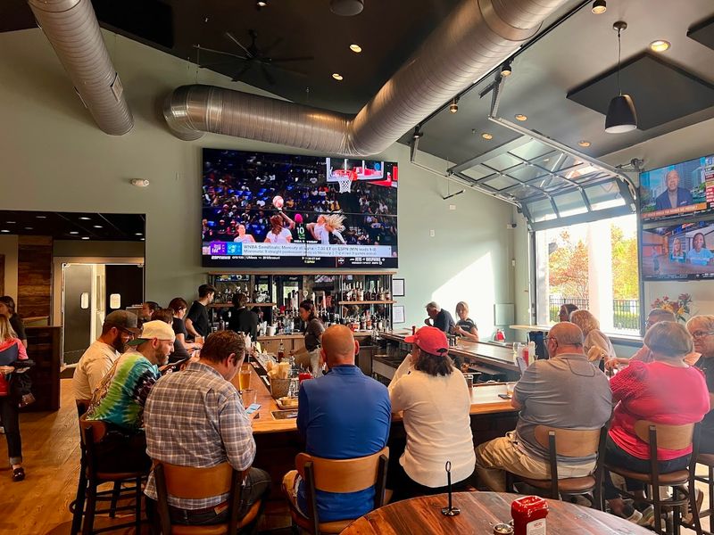 The Complete Guide To Kentucky's 15 Most Charming Family-Owned Southern Dining Experiences - Decor Hint Southern Cookhouse & Bar