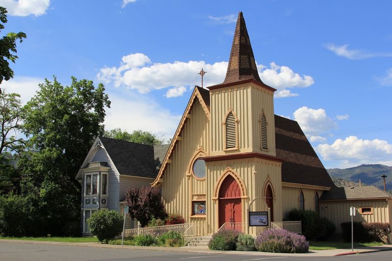 These California Towns Keep Their Portuguese Heritage Alive Through Food, Festivals, And Tradition - Decor Hint Yreka, Northern California Mining And Portuguese Community Networks