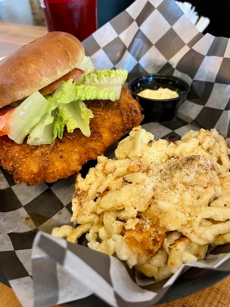 This Cozy German Restaurant In Indiana Is Worth Seeking Out - Decor Hint Spätzle Worth Every Calorie